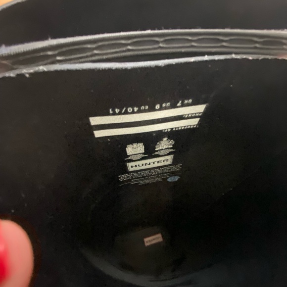 HUNTER tall black Rain boots. - Picture 8 of 13